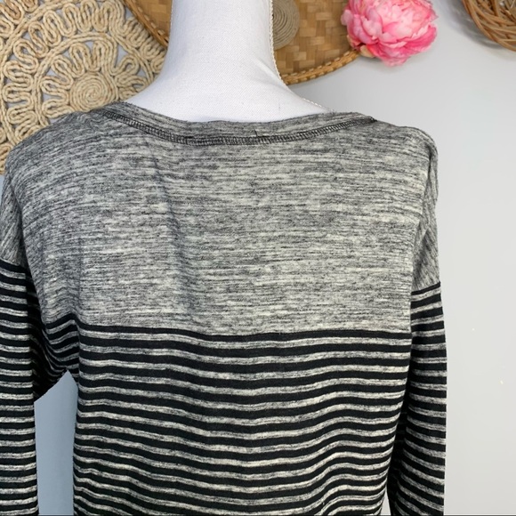 Two By Vince Camuto | Striped V-Neck Long Sleeve - Picture 4 of 7